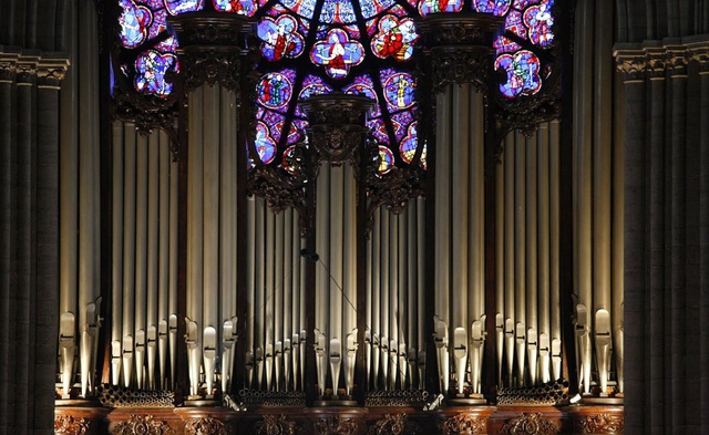 Notre Dame Yangını: Hangi Tarihi Eserler Kurtarıldı, Hangi Eserlerin Akıbeti Bilinmiyor?