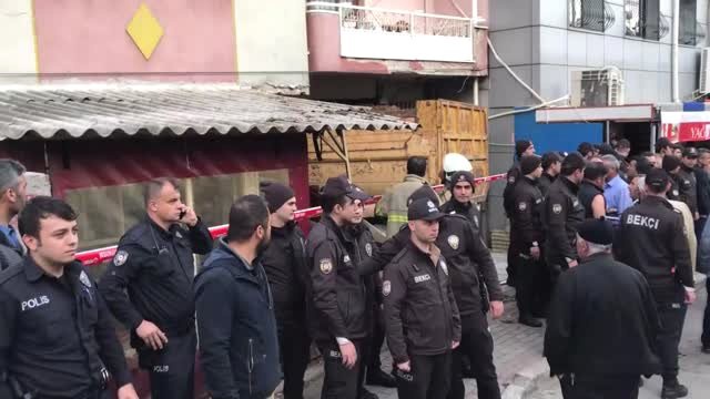 Kontrolden Çıkan Kamyon, Kahvehaneye Daldı! Ölü ve Yaralılar Var