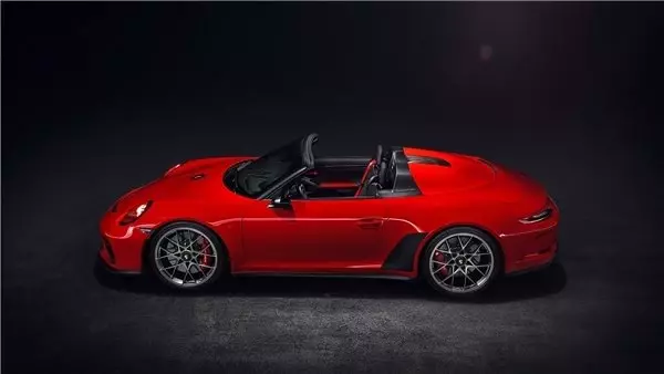 Porsche'nin Yeni Göz Bebeği 911 Speedster, New York'ta Tanıtıldı