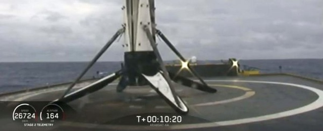<a class='keyword-sd' href='/spacex/' title='Spacex'>Spacex</a>'in Falcon Heavy Roketinin İnişten Sonra Denize Düştüğü Açıklandı