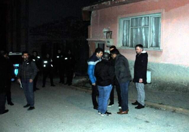 Gece Yarısı Tartışma Yaşayan 2 Arkadaş Birbirini Bıçaklayıp Öldürdü