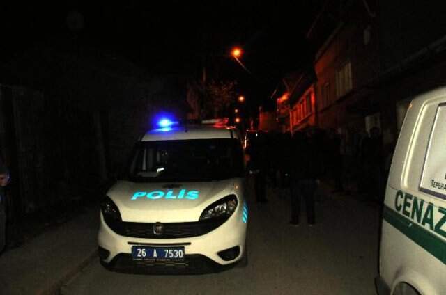 Gece Yarısı Tartışma Yaşayan 2 Arkadaş Birbirini Bıçaklayıp Öldürdü