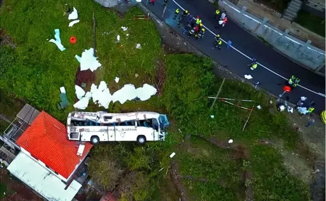 Portekiz'de Otobüs Devrildi: En Az 29 Kişi Yaşamını Yitirdi