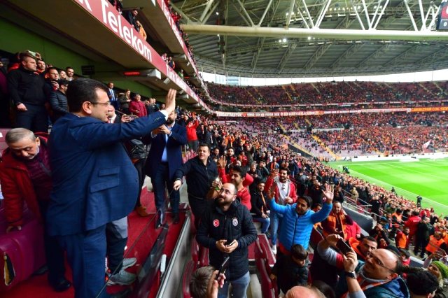Ekrem İmamoğlu, Galatasaray-Kayserispor Maçını Statta İzledi