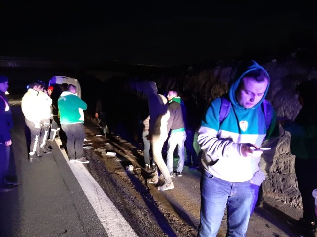 Taraftarları Taşıyan Minibüsle TIR Çarpıştı: 10 Yaralı