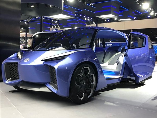 Toyota, Sadece Bir Ön Koltuğu Bulunan Elektrikli Konsept Aracını Tanıttı