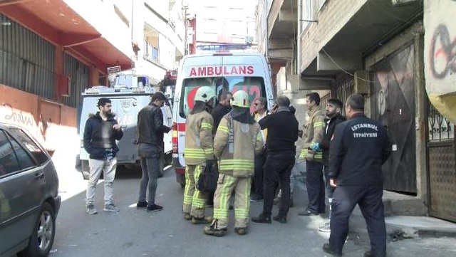 Karısı Tarafından Bıçaklanan Koca, Yaralı Halde Sırra Kadem Bastı