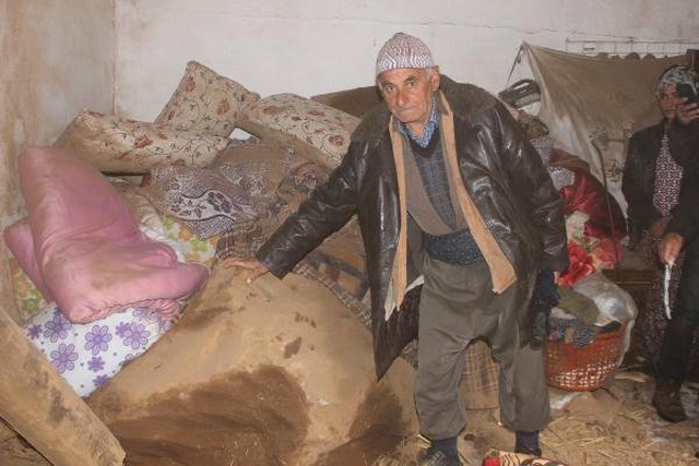 Hakkari'de Köylüler Gece Yarısı Kabusu Yaşadı: 3 Yaralı