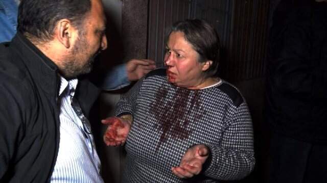 İki Aile Sokak Ortasında Baltalarla Birbirine Girdi: 5 Yaralı, 3 Gözaltı