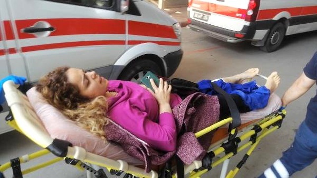 Öfkeli Şahıs, Alacak Verecek Yüzünden Husumetli Olduğu Adama, Eşinin Yanında Kurşun Yağdırdı