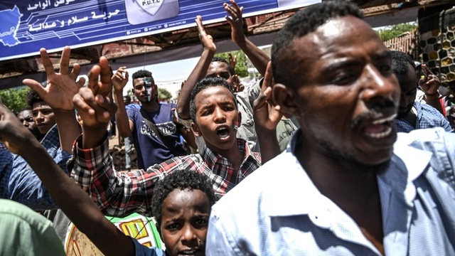 Sudan'da Darbe - Muhalifler, Askeri Geçiş Konseyi'yle Müzakereleri Askıya Aldı: 'Sivil Hükümet...