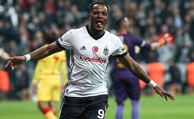 Beşiktaşlı Cyle Larin'in, Dilan Çiçek Deniz'e Mesaj Attığı İddia Edildi