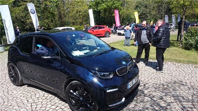 İstanbul'da Düzenlenen Elektrikli ve Hibrit Otomobiller Etkinliği, Büyük İlgi Gördü