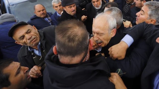 Kemal Kılıçdaroğlu'na Yumruk Atan Saldırgan Adliyeye Sevk Edildi!