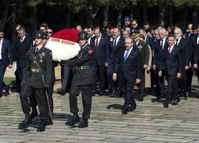 TBMM Başkanı Mustafa Şentop ve Devlet Erkanı Anıtkabir'de Atatürk'ün Huzuruna Çıktı TBMM Başkanı Mustafa Şentop ve Devlet Erkanı Anıtkabir'de Atatürk'ün Huzuruna Çıktı