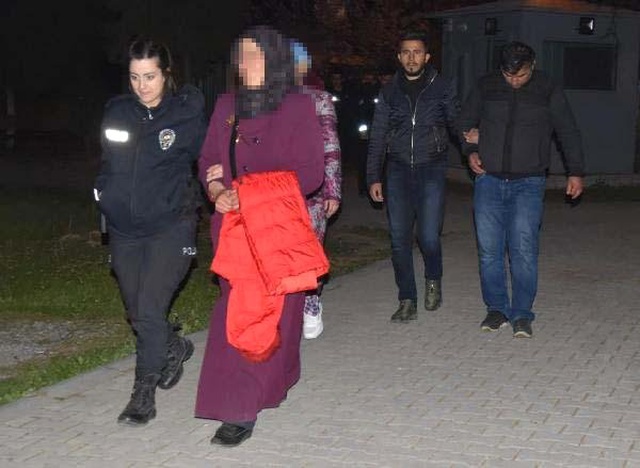 Aile, Kızlarından Ayrılmayan Genci Dövüp Boş Araziye Attı