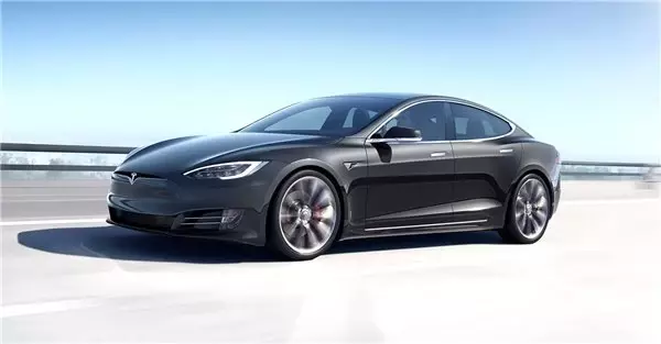 Yeni Tesla Model S Tek Şarjla İzmir'den Ankara'ya Gidebiliyor