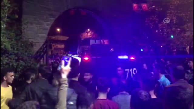 14 Yaşındaki Kız Çocuğuna Sözlü Taciz İddiası Mahalleliyi Sokağa Döktü