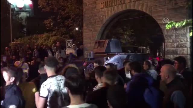 14 Yaşındaki Kız Çocuğuna Sözlü Taciz İddiası Mahalleliyi Sokağa Döktü