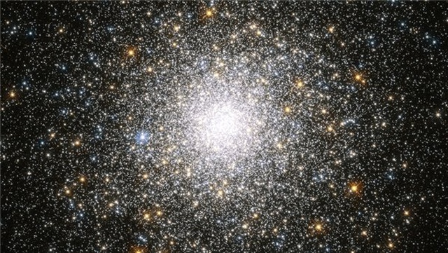 Hubble Uzay Teleskobu, Güneş'ten 180 Bin Kat Daha Parlak Olan Messier 75'i Görüntüledi