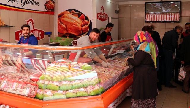 Ramazan Öncesi Tavuk Fiyatlarına Yüzde 30 <a class='keyword-sd' href='/zam/' title='Zam'>Zam</a> Geldi