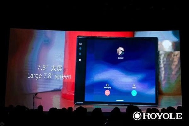 Dünyanın İlk Katlanabilir Akıllı Telefonu Royole Flexpai'ın Satışa Çıkmasıyla Tükenmesi Bir Oldu