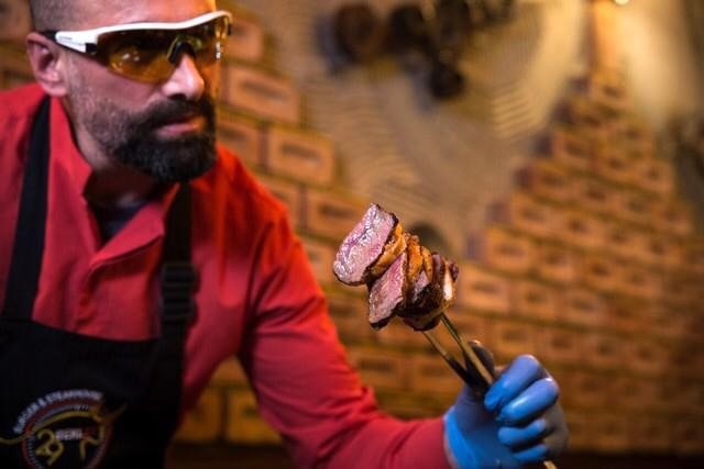Ünlü Kasap Nusret Gökçe Eski Çalışanının Açtığı Hakaret Davasını Kaybetti