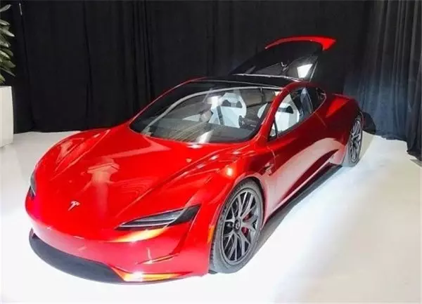 Yeni Nesil Tesla Roadster'in Bagajı İlk Kez Açıldı
