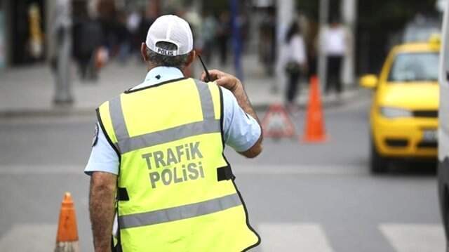 Bakan Soylu'dan Tüm Valilere Talimat: Trafikte Yaya Önceliği Denetimlerini Artırın Bakan Soylu'dan Tüm Valilere Talimat: Trafikte Yaya Önceliği Denetimlerini Artırın