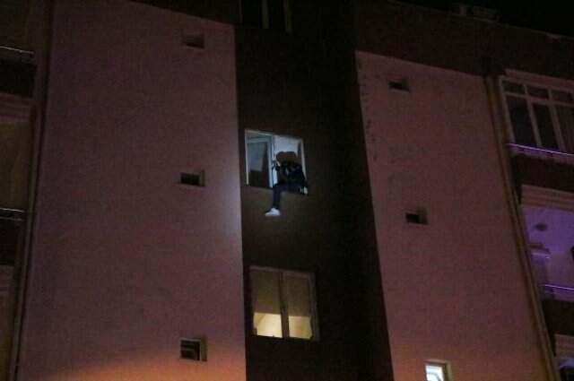 Bıçakla Eşinin Evine Gitti, Polis Gelince İntihara Kalkıştı