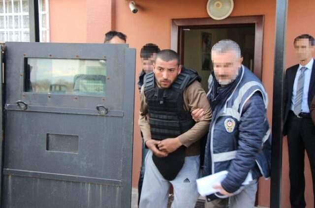 Minik Zeynep'in Başını Tuğla ile Ezen Caniden Akıl Almaz Savunma