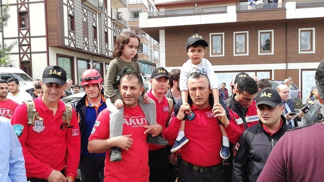 Rize'nin Fındıklı İlçesinde Kaybolan 2 Çocuk Ormanlık Alanda Bulundu