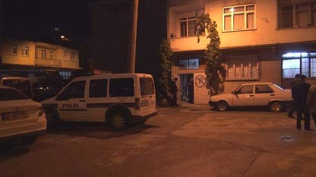 Çocuklarını Görmeye Giden Baba Mahallelinin Saldırısına Uğradı Çocuklarını Görmeye Giden <a class='keyword-sd' href='/baba/' title='Baba'>Baba</a> Mahallelinin Saldırısına Uğradı