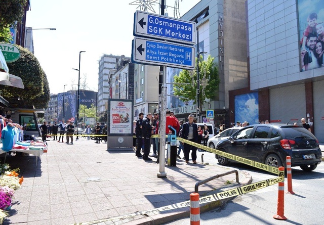 Öfkeli Ağabey, Evli Kız Kardeşini Sokak Ortasında Tanımadığı Bir Adamla Görünce Kurşun Yağdırdı