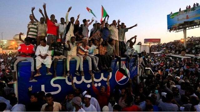 Sudan'da Askerler Geçici Yönetiminde Sivillerin Çoğunluğu Oluşturmasına Karşı Çıktı