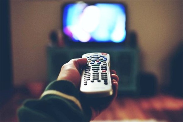 Tek Soruluk Dev Anket: Televizyon İzliyor Musunuz?
