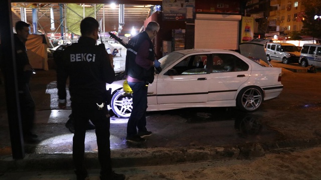 Otomobili Yanarken Kameraya Kaydeden Vatandaşlara Ateş Açtı!