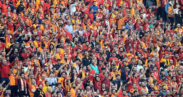 Dev Derbide Galatasaray Evinde Beşiktaş'ı 2-0 Yendi, Liderlik Koltuğuna Oturdu