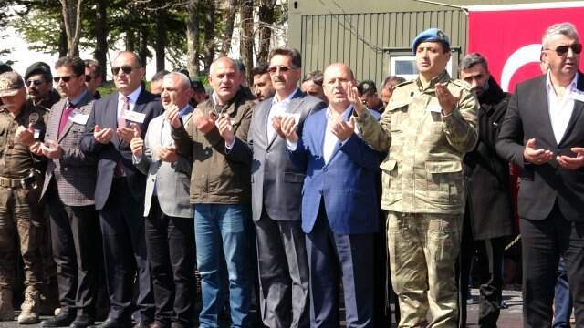 Hakkari'de Şehit Askerler İçin Tören Düzenlendi Hakkari'de Şehit Askerler İçin Tören Düzenlendi