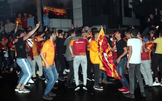 Liderlik Sonrası Florya Bayram Yerine Döndü Liderlik Sonrası Florya Bayram Yerine Döndü