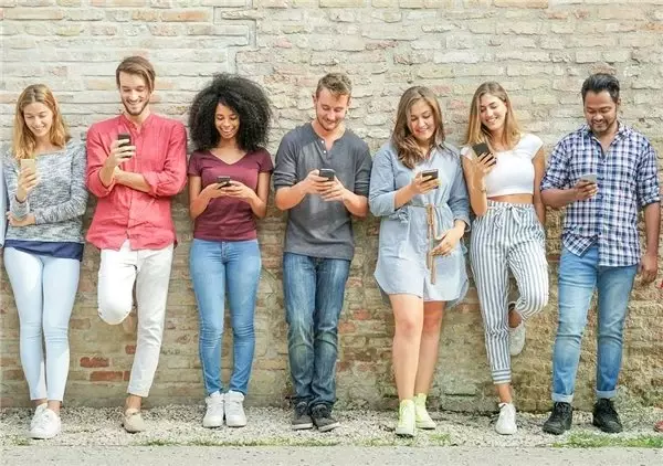 Akıllı Telefonların Kullanıcılara Reklam Gösterme Stratejisinin Altındaki Korkunç Gerçek