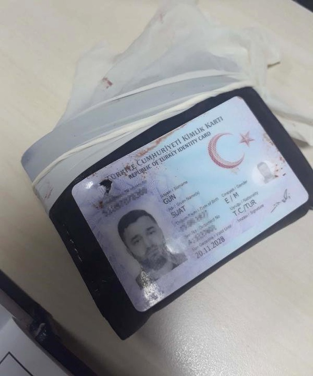 4 Çocuk Babasının Hayatını Cebinde Taşıdığı Cüzdanı Kurtardı