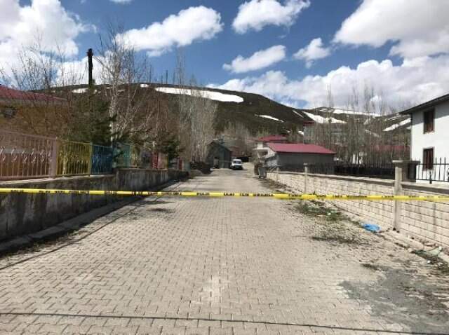 Dehşet Evi! Eşi ve 1 Yaşındaki Oğlunu Öldürdü, 2 Oğlunu Ağır Yaraladı