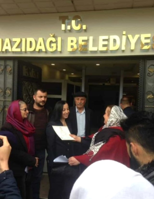 HDP'li Gençlerin HDP'li Belediye Başkanı'nı Odaya Kilitleyerek Darbettiği İddia Edildi