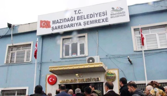 HDP'li Gençlerin HDP'li Belediye Başkanı'nı Odaya Kilitleyerek Darbettiği İddia Edildi