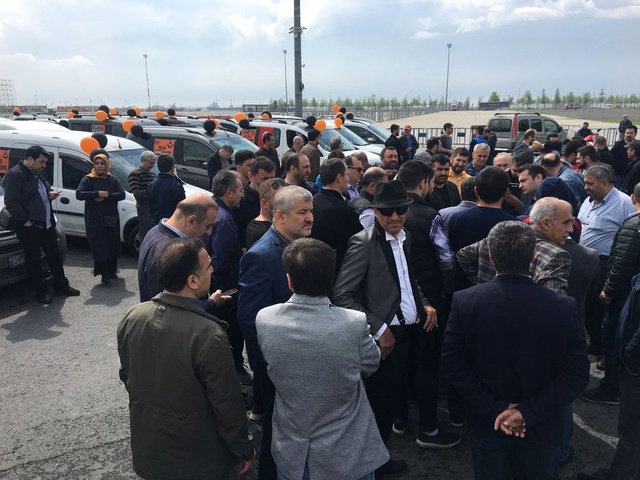 Binali Yıldırım'ın Köprü Cezalarına Düzenleme Yapılacağını Söylemesinin Ardından, Mağdurlar Konvoyla Kutlama Yaptı