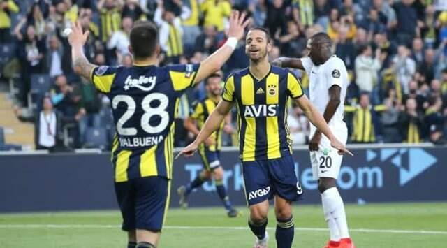 Fenerbahçe, Akhisarspor'u 2-1 Mağlup Etti
