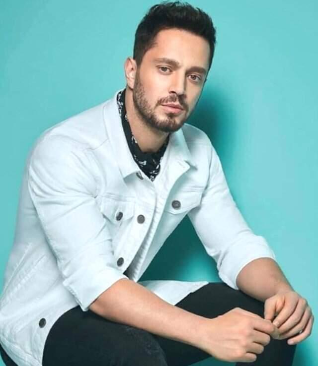 Murat Boz'dan Aslı Enver'e Sürpriz Doğum Günü Partisi! Murat Boz 'Sevdiğime Söylüyorum' Diyerek Aşkını Haykırdı!