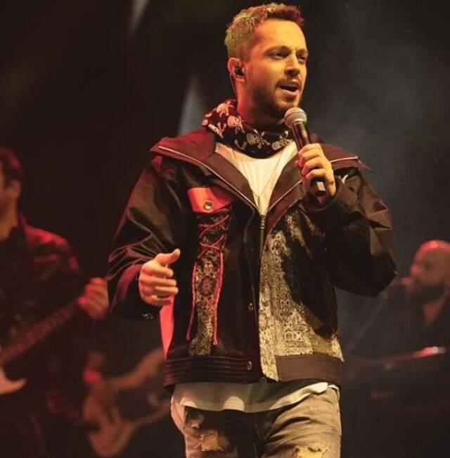 Murat Boz'dan Aslı Enver'e Sürpriz Doğum Günü Partisi! Murat Boz 'Sevdiğime Söylüyorum' Diyerek Aşkını Haykırdı!