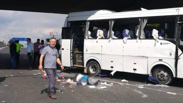 D100'de Feci Kaza! Midibüs ile Ticari Araç Çarpıştı: Ölü ve Yaralılar Var D100'de Feci Kaza! Midibüs ile Ticari Araç Çarpıştı: Ölü ve Yaralılar Var